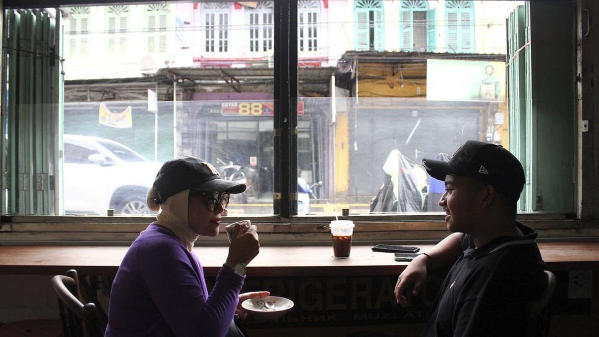 FOTO: Harum Aroma Kopi Khas Medan di tempat Kedai Legendaris Apek